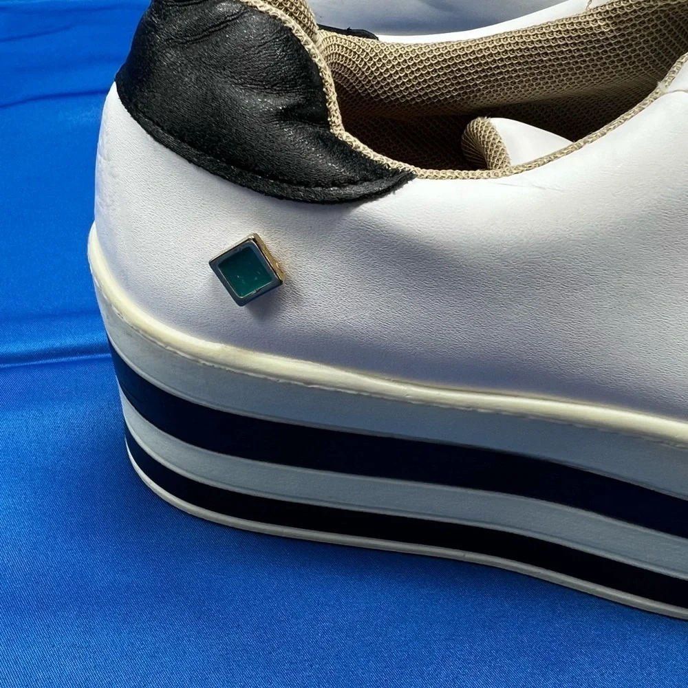 Vintage 90s Dorothy Gaynor Platform black White Sneakers 7.5 (SN)